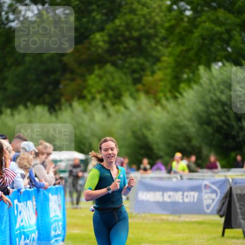 30.08.2026 - Elbe Triathlon Hamburg LAZAROV Photography http://msf.ph/oto/10052582 30.08.2026 10:46:45 Ziel 293, 354 meine-sportfotos.de
