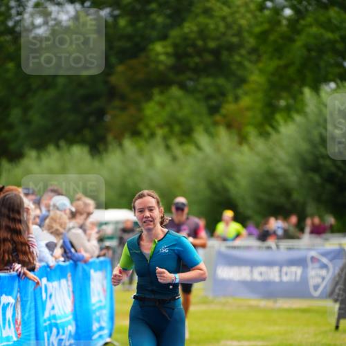 30.08.2026 - Elbe Triathlon Hamburg LAZAROV Photography http://msf.ph/oto/10052586 30.08.2026 10:46:46 Ziel 293, 354, 544 meine-sportfotos.de