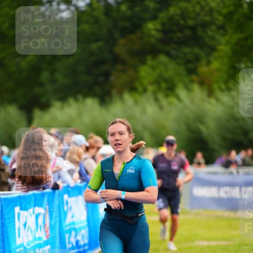 30.08.2026 - Elbe Triathlon Hamburg LAZAROV Photography http://msf.ph/oto/10052598 30.08.2026 10:46:46 Ziel 293, 354, 544 meine-sportfotos.de