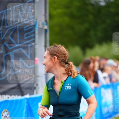 30.08.2026 - Elbe Triathlon Hamburg LAZAROV Photography http://msf.ph/oto/10052618 30.08.2026 10:46:48 Ziel 293, 354, 544 meine-sportfotos.de