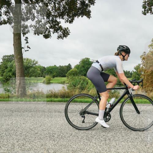 30.08.2026 - Elbe Triathlon Hamburg Michael Burmester http://msf.ph/oto/10052634 30.08.2026 10:13:59 Radfahren 585, 611, 612, 646, 799, 881, 886, 1896 meine-sportfotos.de