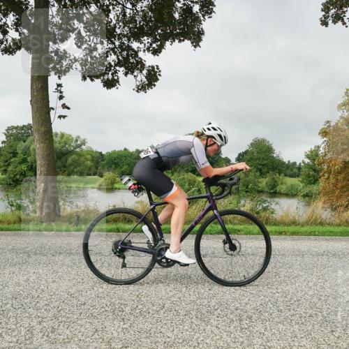 30.08.2026 - Elbe Triathlon Hamburg Michael Burmester http://msf.ph/oto/10052636 30.08.2026 10:14:00 Radfahren 585, 611, 612, 646, 799, 881, 886, 1896 meine-sportfotos.de