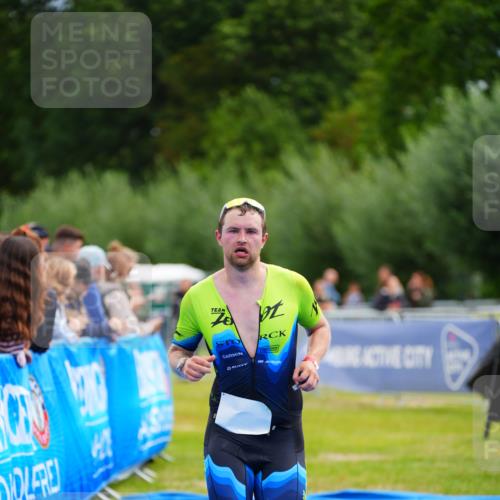 30.08.2026 - Elbe Triathlon Hamburg LAZAROV Photography http://msf.ph/oto/10052686 30.08.2026 10:46:54 Ziel 544 meine-sportfotos.de
