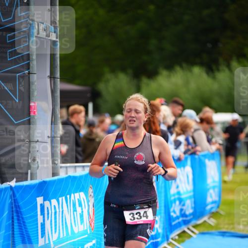30.08.2026 - Elbe Triathlon Hamburg LAZAROV Photography http://msf.ph/oto/10052780 30.08.2026 10:47:09 Ziel 334, 641 meine-sportfotos.de