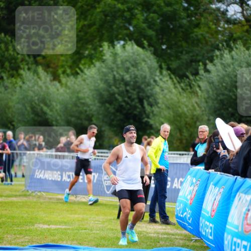30.08.2026 - Elbe Triathlon Hamburg LAZAROV Photography http://msf.ph/oto/10052824 30.08.2026 10:47:30 Ziel 464 meine-sportfotos.de
