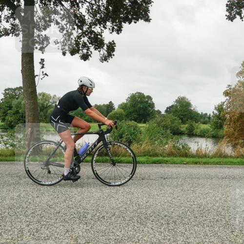 30.08.2026 - Elbe Triathlon Hamburg Michael Burmester http://msf.ph/oto/10052962 30.08.2026 10:20:44 Radfahren 672, 879, 942 meine-sportfotos.de