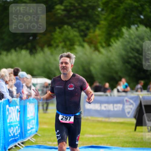 30.08.2026 - Elbe Triathlon Hamburg LAZAROV Photography http://msf.ph/oto/10052983 30.08.2026 10:47:55 Ziel 297 meine-sportfotos.de