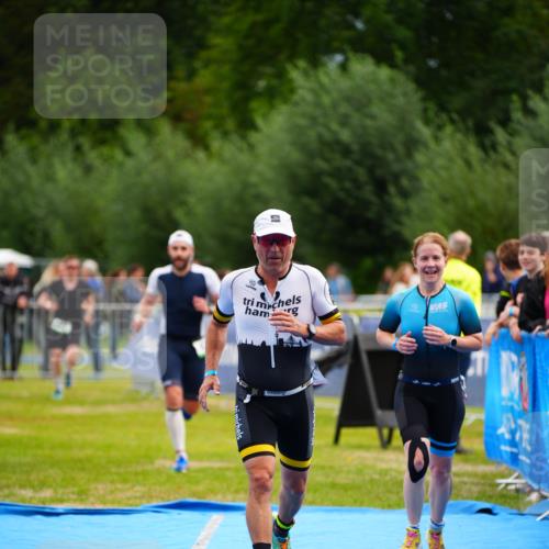 30.08.2026 - Elbe Triathlon Hamburg LAZAROV Photography http://msf.ph/oto/10053028 30.08.2026 10:48:25 Ziel 274, 361, 470 meine-sportfotos.de