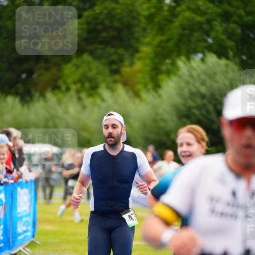 30.08.2026 - Elbe Triathlon Hamburg LAZAROV Photography http://msf.ph/oto/10053074 30.08.2026 10:48:29 Ziel 274, 361, 470 meine-sportfotos.de