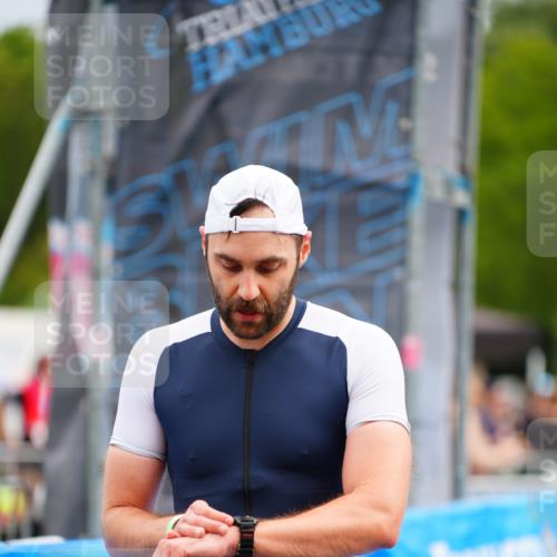 30.08.2026 - Elbe Triathlon Hamburg LAZAROV Photography http://msf.ph/oto/10053108 30.08.2026 10:48:32 Ziel 320, 470 meine-sportfotos.de