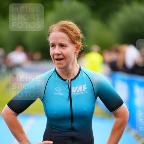 30.08.2026 - Elbe Triathlon Hamburg LAZAROV Photography http://msf.ph/oto/10053111 30.08.2026 10:48:33 Ziel 320, 470 meine-sportfotos.de