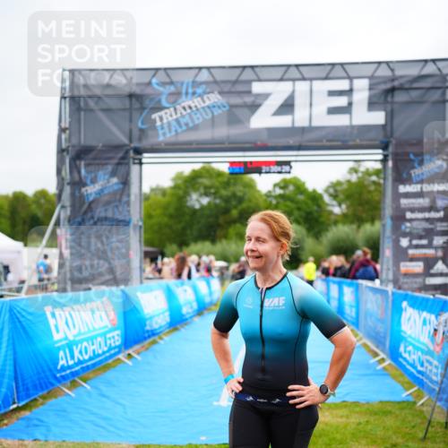 30.08.2026 - Elbe Triathlon Hamburg LAZAROV Photography http://msf.ph/oto/10053137 30.08.2026 10:48:35 Ziel 320 meine-sportfotos.de