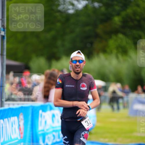 30.08.2026 - Elbe Triathlon Hamburg LAZAROV Photography http://msf.ph/oto/10053142 30.08.2026 10:48:39 Ziel 320 meine-sportfotos.de