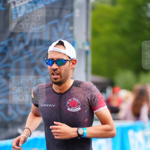 30.08.2026 - Elbe Triathlon Hamburg LAZAROV Photography http://msf.ph/oto/10053167 30.08.2026 10:48:40 Ziel 320 meine-sportfotos.de