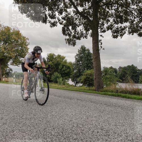 30.08.2026 - Elbe Triathlon Hamburg Michael Burmester http://msf.ph/oto/10053331 30.08.2026 10:47:23 Radfahren 840, 854, 865, 939, 1111, 1322 meine-sportfotos.de