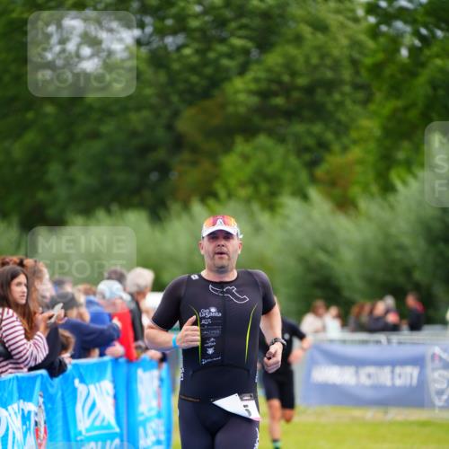 30.08.2026 - Elbe Triathlon Hamburg LAZAROV Photography http://msf.ph/oto/10053364 30.08.2026 10:51:06 Ziel 285, 567 meine-sportfotos.de