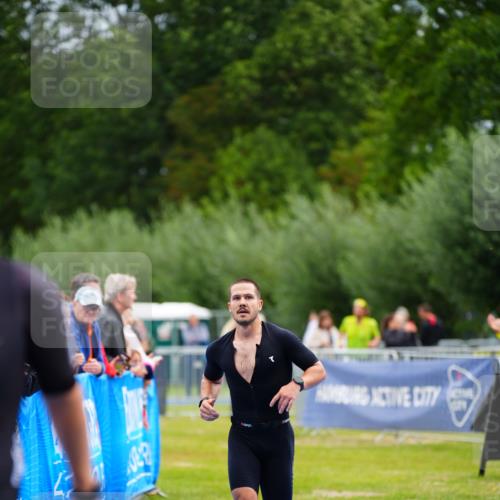 30.08.2026 - Elbe Triathlon Hamburg LAZAROV Photography http://msf.ph/oto/10053373 30.08.2026 10:51:09 Ziel 285, 567, 705 meine-sportfotos.de