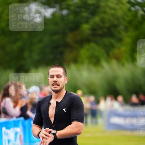 30.08.2026 - Elbe Triathlon Hamburg LAZAROV Photography http://msf.ph/oto/10053391 30.08.2026 10:51:11 Ziel 567, 705 meine-sportfotos.de