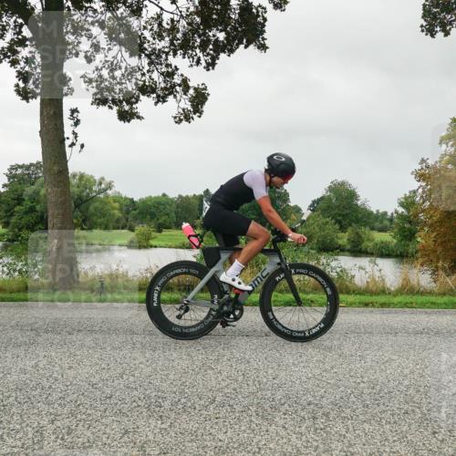 30.08.2026 - Elbe Triathlon Hamburg Michael Burmester http://msf.ph/oto/10053457 30.08.2026 10:30:55 Radfahren 1004, 1063 meine-sportfotos.de