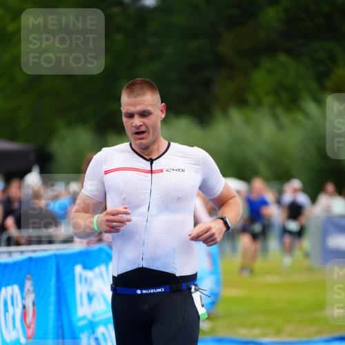 30.08.2026 - Elbe Triathlon Hamburg LAZAROV Photography http://msf.ph/oto/10053458 30.08.2026 10:51:23 Ziel 489, 670 meine-sportfotos.de