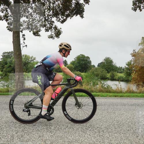 30.08.2026 - Elbe Triathlon Hamburg Michael Burmester http://msf.ph/oto/10053466 30.08.2026 10:31:06 Radfahren 646, 648, 833, 880, 944, 1099 meine-sportfotos.de