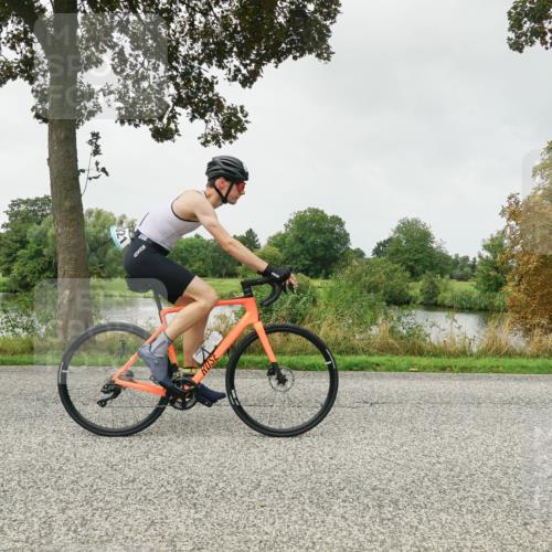 30.08.2026 - Elbe Triathlon Hamburg Michael Burmester http://msf.ph/oto/10053553 30.08.2026 10:32:23 Radfahren 803, 1083, 1091 meine-sportfotos.de
