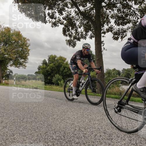 30.08.2026 - Elbe Triathlon Hamburg Michael Burmester http://msf.ph/oto/10053561 30.08.2026 10:50:22 Radfahren 803, 833, 897, 1204, 1346, 1621 meine-sportfotos.de