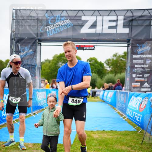 30.08.2026 - Elbe Triathlon Hamburg LAZAROV Photography http://msf.ph/oto/10053594 30.08.2026 10:51:40 Ziel 392 meine-sportfotos.de