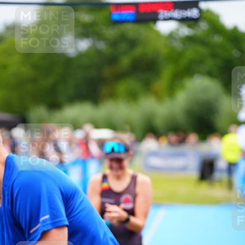 30.08.2026 - Elbe Triathlon Hamburg LAZAROV Photography http://msf.ph/oto/10053617 30.08.2026 10:51:46 Ziel 392 meine-sportfotos.de