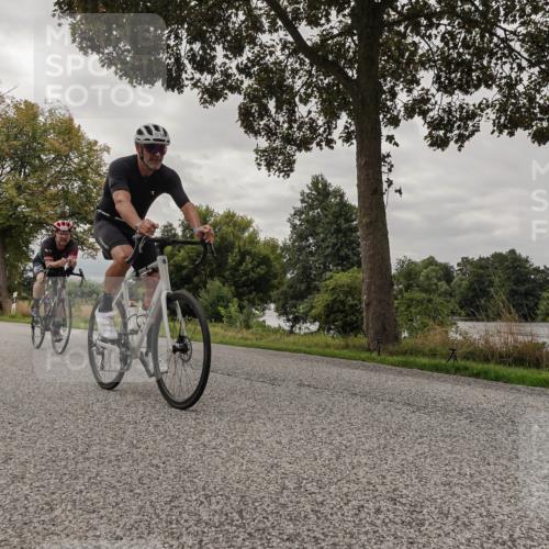 30.08.2026 - Elbe Triathlon Hamburg Michael Burmester http://msf.ph/oto/10053725 30.08.2026 10:52:15 Radfahren 947, 1247, 1258, 1278, 1287, 1311 meine-sportfotos.de