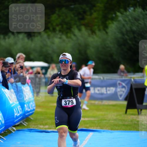 30.08.2026 - Elbe Triathlon Hamburg LAZAROV Photography http://msf.ph/oto/10053864 30.08.2026 10:52:34 Ziel 379 meine-sportfotos.de