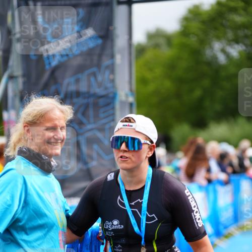 30.08.2026 - Elbe Triathlon Hamburg LAZAROV Photography http://msf.ph/oto/10053917 30.08.2026 10:52:42 Ziel  meine-sportfotos.de