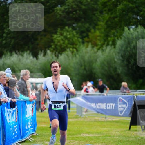 30.08.2026 - Elbe Triathlon Hamburg LAZAROV Photography http://msf.ph/oto/10053941 30.08.2026 10:52:57 Ziel 260, 281, 841 meine-sportfotos.de
