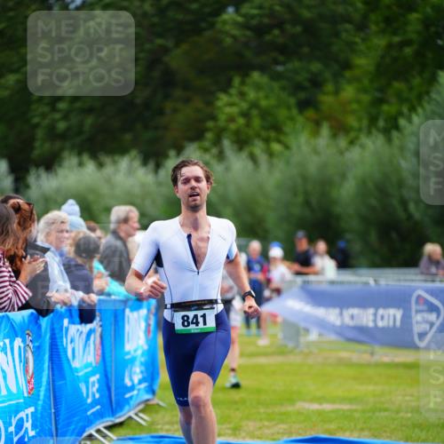 30.08.2026 - Elbe Triathlon Hamburg LAZAROV Photography http://msf.ph/oto/10053949 30.08.2026 10:52:58 Ziel 260, 281, 389, 841 meine-sportfotos.de