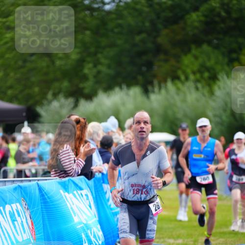 30.08.2026 - Elbe Triathlon Hamburg LAZAROV Photography http://msf.ph/oto/10053989 30.08.2026 10:53:03 Ziel 260, 281, 389, 533 meine-sportfotos.de