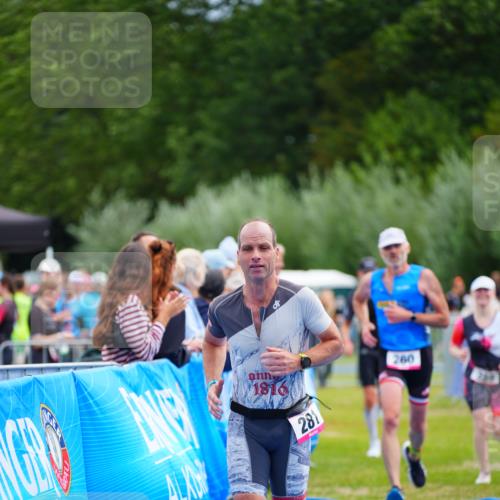 30.08.2026 - Elbe Triathlon Hamburg LAZAROV Photography http://msf.ph/oto/10053992 30.08.2026 10:53:03 Ziel 260, 281, 389, 533 meine-sportfotos.de