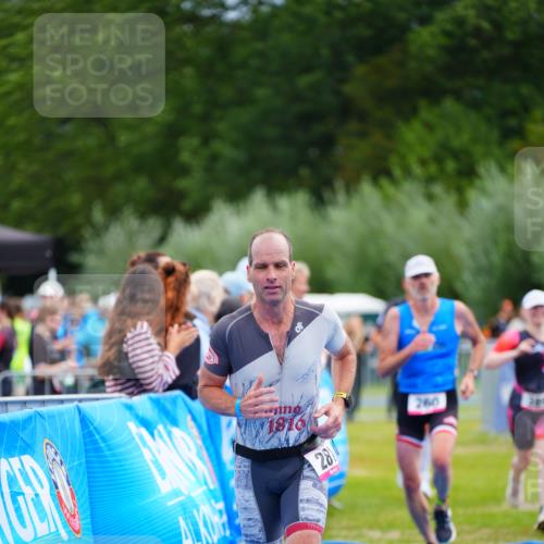 30.08.2026 - Elbe Triathlon Hamburg LAZAROV Photography http://msf.ph/oto/10053996 30.08.2026 10:53:03 Ziel 260, 281, 389, 533 meine-sportfotos.de