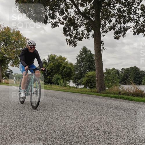 30.08.2026 - Elbe Triathlon Hamburg Michael Burmester http://msf.ph/oto/10054018 30.08.2026 10:56:50 Radfahren 974, 1026, 1126, 1191, 1193, 1276 meine-sportfotos.de