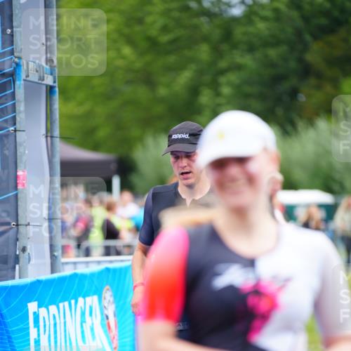 30.08.2026 - Elbe Triathlon Hamburg LAZAROV Photography http://msf.ph/oto/10054057 30.08.2026 10:53:08 Ziel 260, 389, 533 meine-sportfotos.de