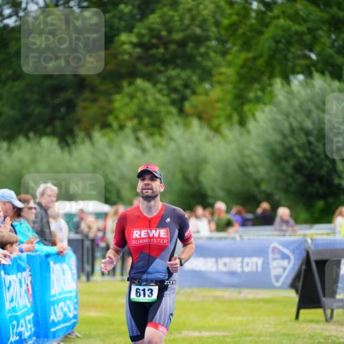 30.08.2026 - Elbe Triathlon Hamburg LAZAROV Photography http://msf.ph/oto/10054088 30.08.2026 10:53:39 Ziel 613 meine-sportfotos.de
