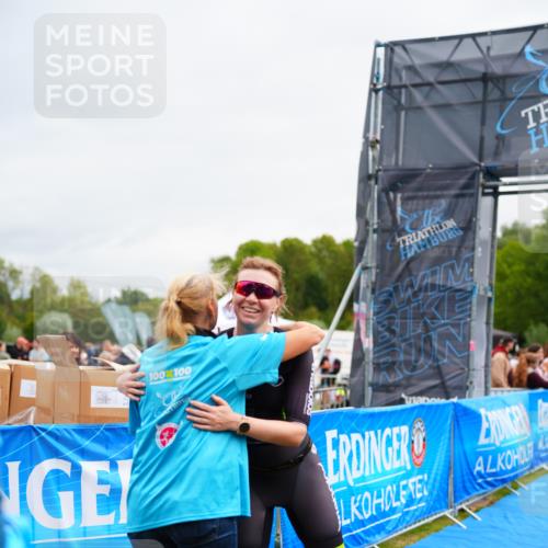 30.08.2026 - Elbe Triathlon Hamburg LAZAROV Photography http://msf.ph/oto/10054210 30.08.2026 10:54:05 Ziel 381, 481 meine-sportfotos.de