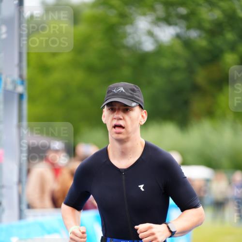 30.08.2026 - Elbe Triathlon Hamburg LAZAROV Photography http://msf.ph/oto/10054227 30.08.2026 10:54:08 Ziel 481 meine-sportfotos.de