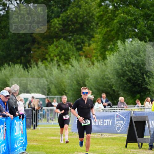 30.08.2026 - Elbe Triathlon Hamburg LAZAROV Photography http://msf.ph/oto/10054256 30.08.2026 10:54:26 Ziel 374, 466 meine-sportfotos.de