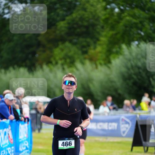 30.08.2026 - Elbe Triathlon Hamburg LAZAROV Photography http://msf.ph/oto/10054286 30.08.2026 10:54:29 Ziel 374, 466 meine-sportfotos.de