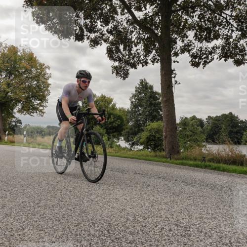 30.08.2026 - Elbe Triathlon Hamburg Michael Burmester http://msf.ph/oto/10054288 30.08.2026 11:01:27 Radfahren 941, 1367, 1383 meine-sportfotos.de