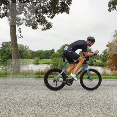 30.08.2026 - Elbe Triathlon Hamburg Michael Burmester http://msf.ph/oto/10054396 30.08.2026 10:47:21 Radfahren 840, 854, 865, 1322 meine-sportfotos.de