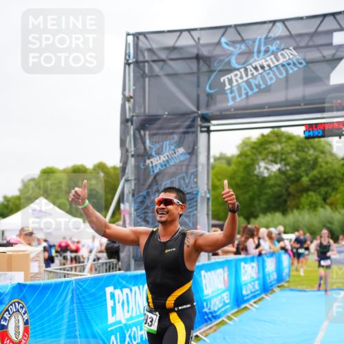 30.08.2026 - Elbe Triathlon Hamburg LAZAROV Photography http://msf.ph/oto/10054397 30.08.2026 10:55:21 Ziel 353, 438, 493, 519, 663 meine-sportfotos.de