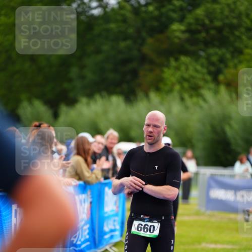 30.08.2026 - Elbe Triathlon Hamburg LAZAROV Photography http://msf.ph/oto/10054485 30.08.2026 10:55:37 Ziel 543, 582, 660 meine-sportfotos.de