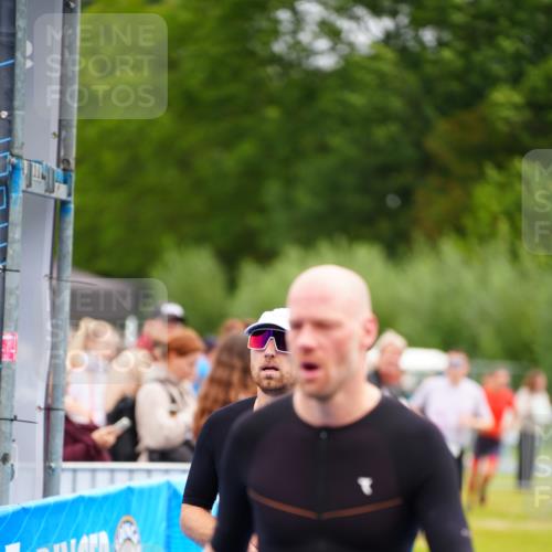 30.08.2026 - Elbe Triathlon Hamburg LAZAROV Photography http://msf.ph/oto/10054497 30.08.2026 10:55:40 Ziel 543, 582, 660 meine-sportfotos.de