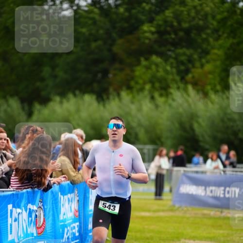 30.08.2026 - Elbe Triathlon Hamburg LAZAROV Photography http://msf.ph/oto/10054513 30.08.2026 10:55:44 Ziel 543 meine-sportfotos.de